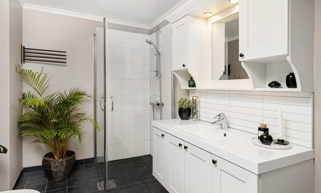 Les_cinq_meilleures_couleurs_pour_votre_salle_de_bain:_guide_de_décoration_intérieure